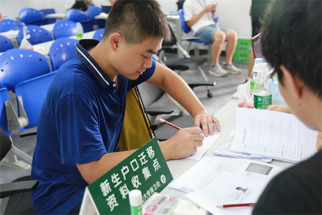  新同学，“心”接待——williamhill英国2016年迎新工作