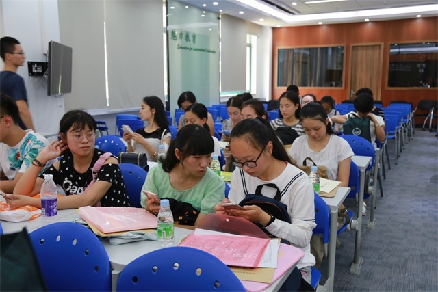  新同学，“心”接待——williamhill英国2016年迎新工作