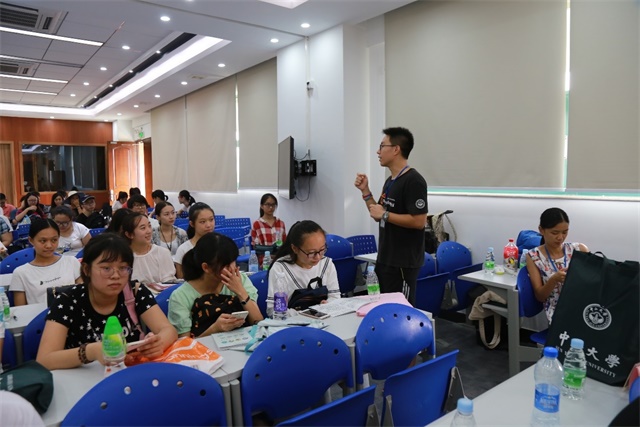  新同学，“心”接待——williamhill英国2016年迎新工作