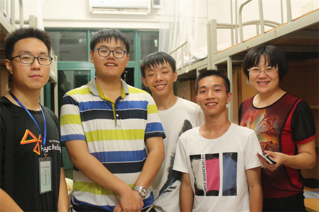  新同学，“心”接待——williamhill英国2016年迎新工作