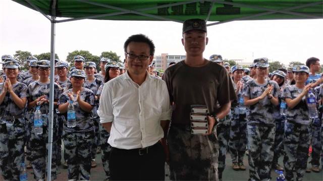 铿锵心理人，昂扬铸军魂，时刻记校训——williamhill英国中秋慰问2016级新生