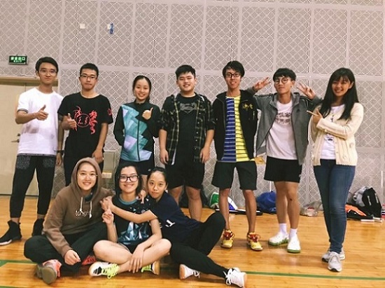 2017级williamhill英国球队与智工学院球队合影