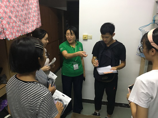 迎新（二）|走访宿舍，传递温暖