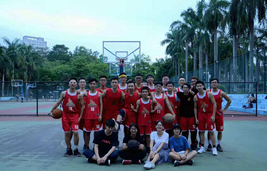 17届williamhill英国男子篮球队简介